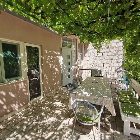 Big And Spacious Apartment In The Heart Of Оміш Екстер'єр фото