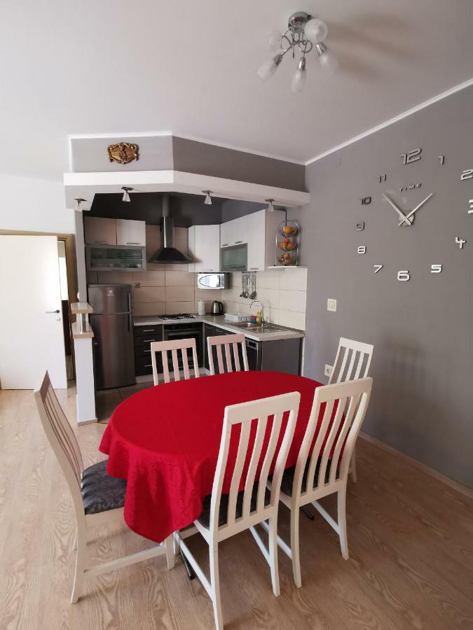 Big And Spacious Apartment In The Heart Of Оміш Екстер'єр фото